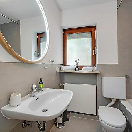 Mit Garten Am Chiemsee Apartman